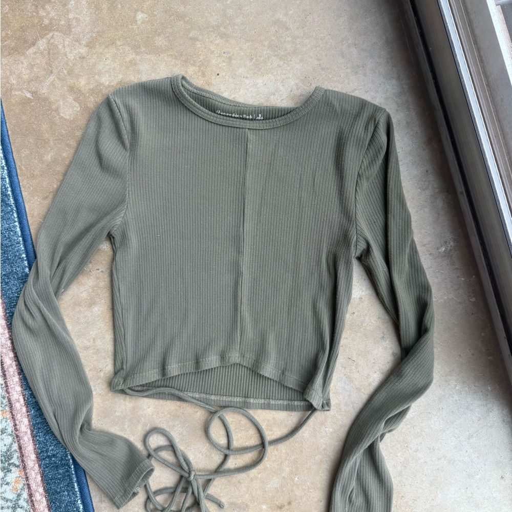 Abercrombie and Fitch size small cropped Olive Green Ribbed Long Sleeve Top